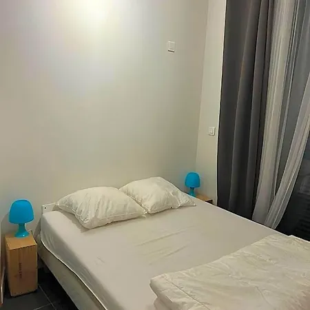 Nocleg ze śniadaniem Au Trefle Dort 3*