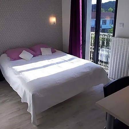Au Trefle Dort Nocleg ze śniadaniem